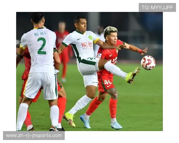 足球赛事中的战术创新与科技助力